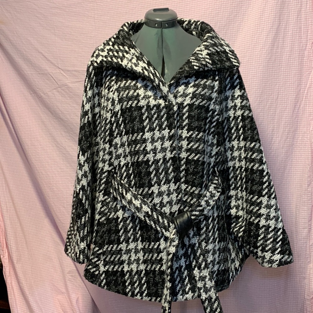 Black and white cape